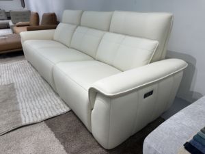 Toptan Üretim Yüksek Kaliteli 3 Kişilik Elektrikli Modern Hakiki Deri Yatarlı Kanepe Takımı USB Şarjlı - Product Image 5