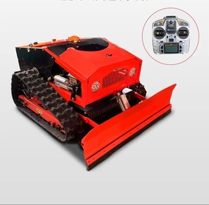 プロのリモートコントロールクローラー型芝刈り機ガソリングラスカッターフロントバケット付きゴム製品製造用