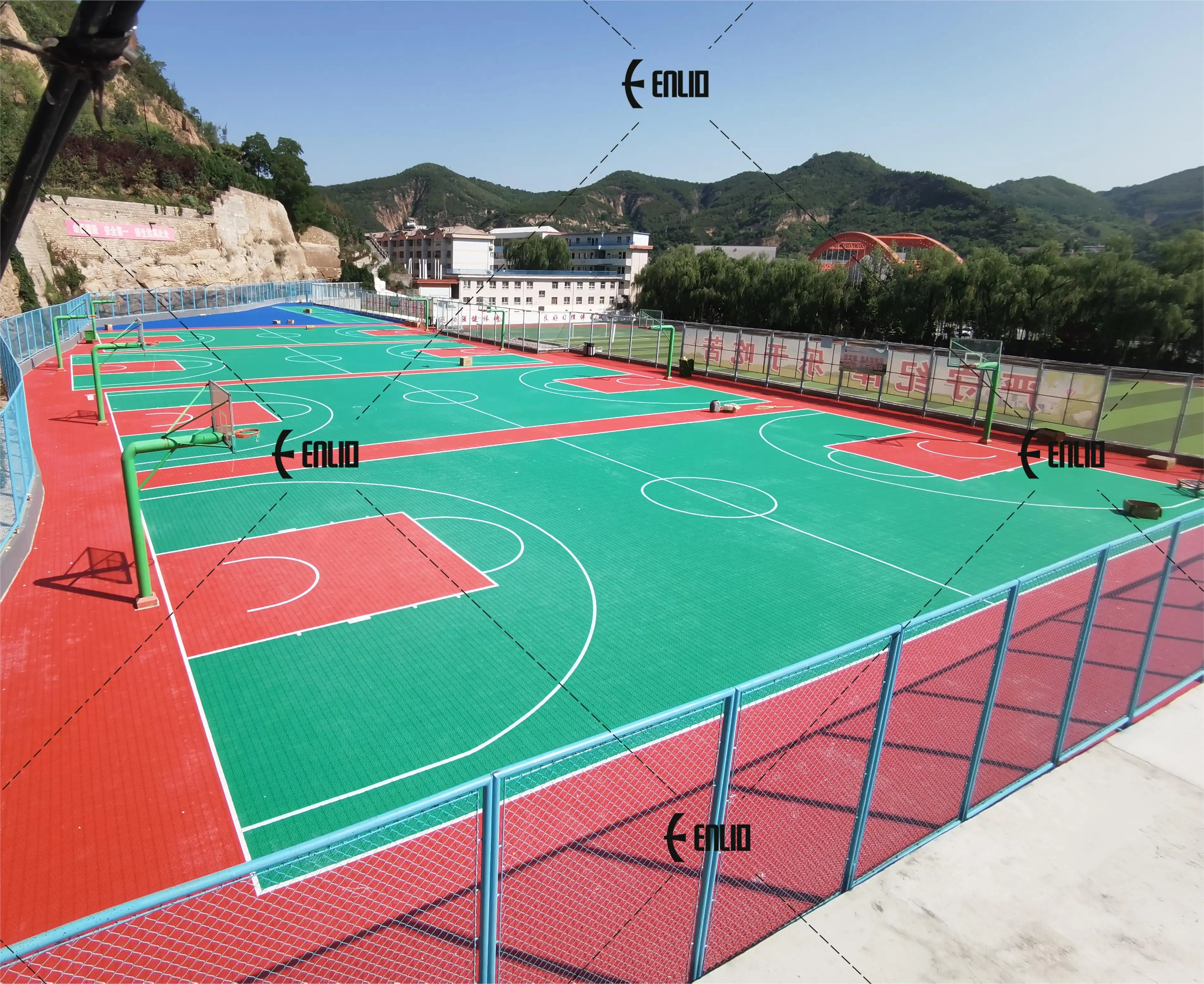 Pavimento da esterno portatile per campo da Pickleball in plastica modulare ad incastro per campi sportivi da basket piastrelle per campi da basket