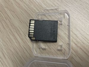 SanDiskSDカードアダプターメモリカードリーダーオリジナルのsandiskブランドのSDアダプター (ボックス付き)
