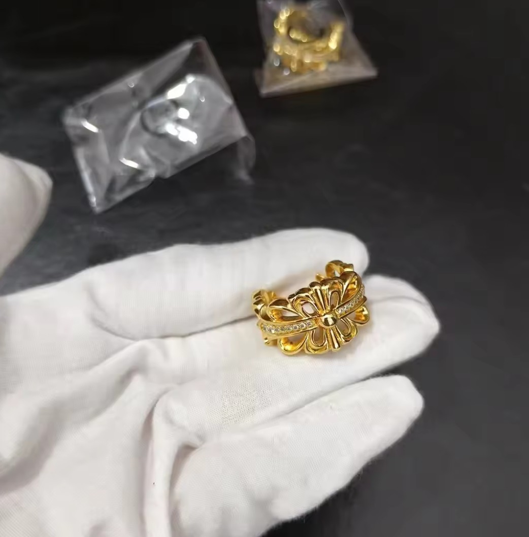 Bague iris dorée avec diamant