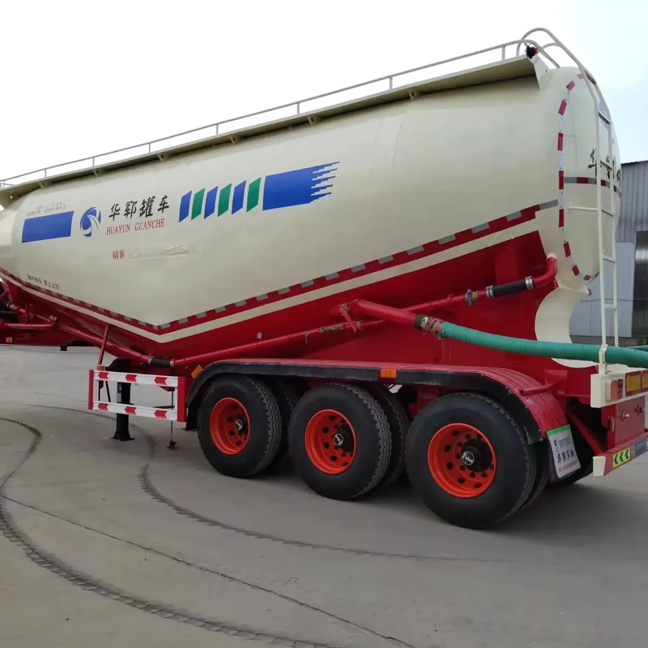 New Tri-axle Powder Bulk Cement Tanker Truck Semi Trailer