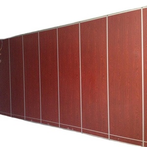 Fabricante plegable Sistema de pared divisoria insonorizado y plegable para una gestión flexible del espacio en comedor, almacén y gimnasio - Product Image 2