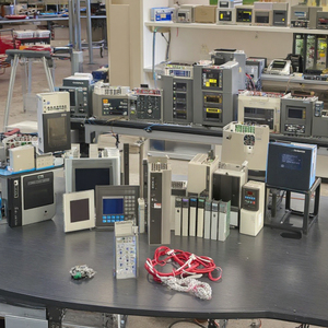 Nuovo modulo di azionamento di controllo industriale automatizzato HMI con controller dedicati per la programmazione PLC T9432 - Product Image 2