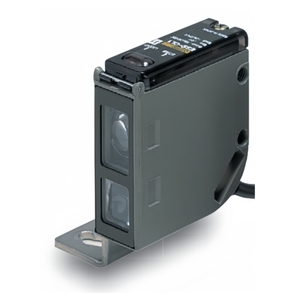 Sensor fotoeléctrico configurable por distancia serie con transductor de caja metálica para detectar piezas de trabajo de varios colores