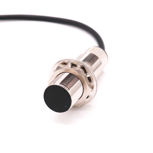 Sensor fotoeléctrico de voltaje analógico M18, distancia de detección de 10cm, 30VDC, 3 cables, reflexión difusa - Product Image 4