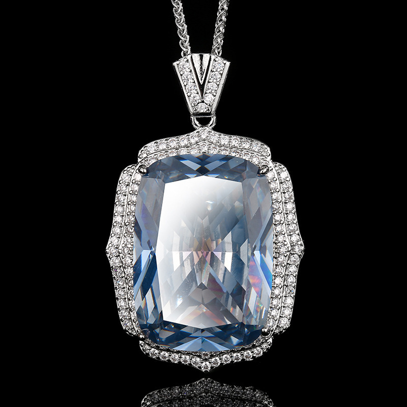Pendentif plaqué bleu blanc avec chaîne Chopin