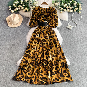 YFY özel 2025 yaz leopar elbise v yaka kabarcık kollu kuşaklı parti gece elbisesi kadın moda zarif Midi - Product Image 2