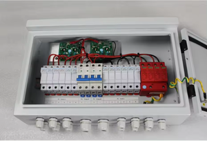 Rising Solar 2 <strong>4</strong> 5 8 12 16 Strings <strong>Input</strong> <strong>1</strong> 2 3 <strong>4</strong> <strong>Output</strong> Price 1000VDC 26~208A DC Solar PV Combiner Box for Solar Panel