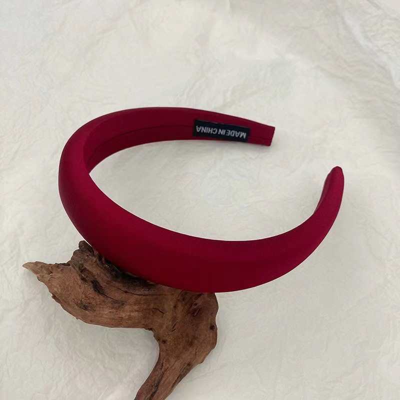 Bandeau pour cheveux en soie rouge colorée