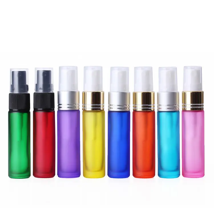 Stock Cosmétique Mini 5ml ambre bleu vert noir rose Parfum rechargeable 10ml Vaporisateur en verre avec tête de pompe en plastique noir