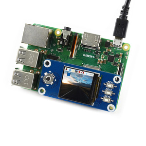 Cappello display LCD IPS da 1.3 pollici Waveshare per interfaccia SPI Raspberry Pi 240x240 pixel con schermo IPS controller incorporato - Product Image 4