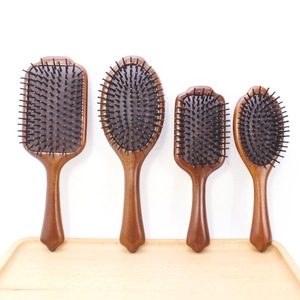 サンダルウッド木製ナイロンピンエアクッションマッサージ付きナチュラルウッドパドルヘアスタイリングブラシ女性用男性すべてのタイプのヘアブラシ