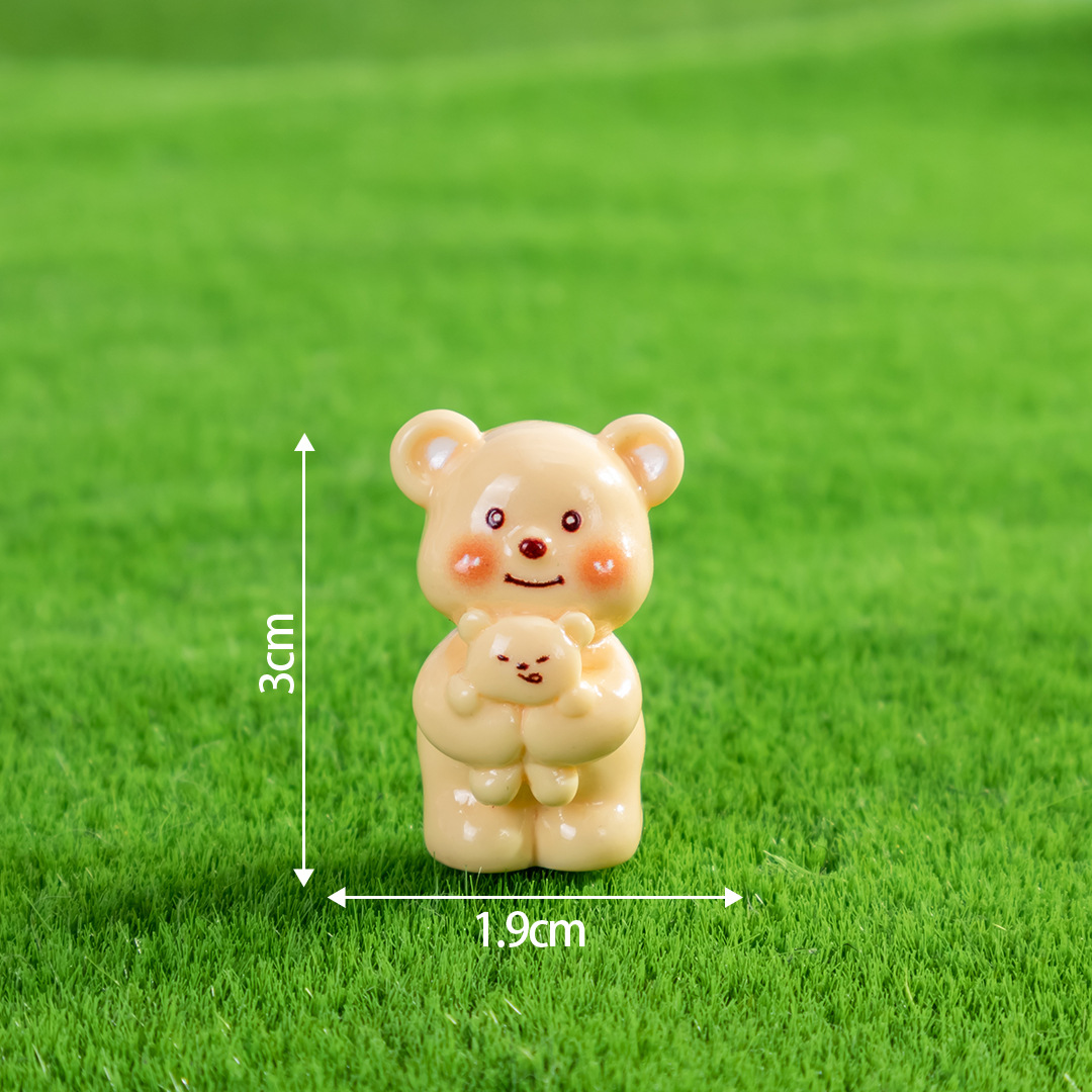 Solid color-hold doll