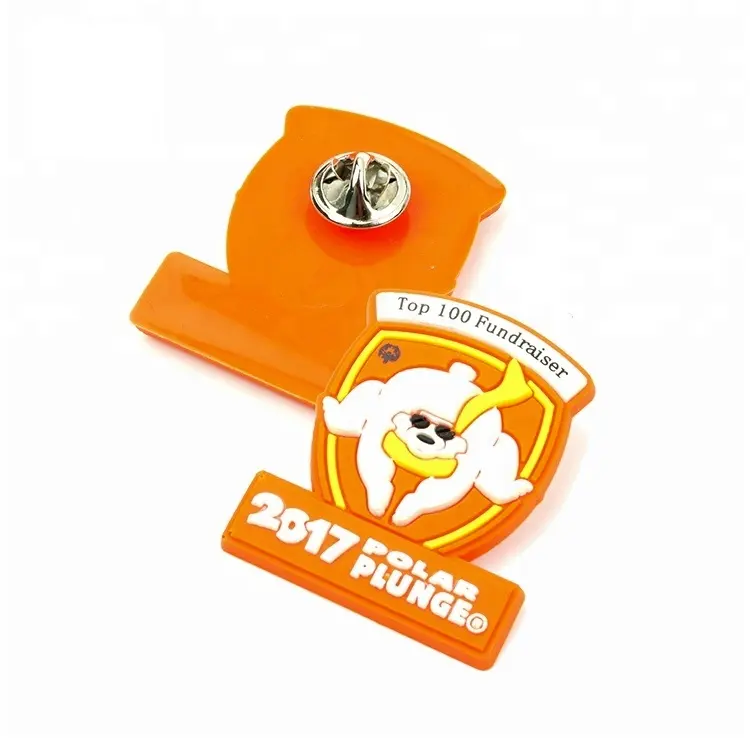 Scudo Forma Personalizzata Marca Logo In Rilievo Molle della Gomma di Silicone di Plastica PVC Badge Pin per I Vestiti del Bambino