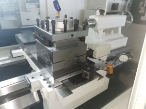 Venta caliente Q1350 Big Spindle Bore Pipe Threading Machine Torno manual Torno convencional - Product Image 5