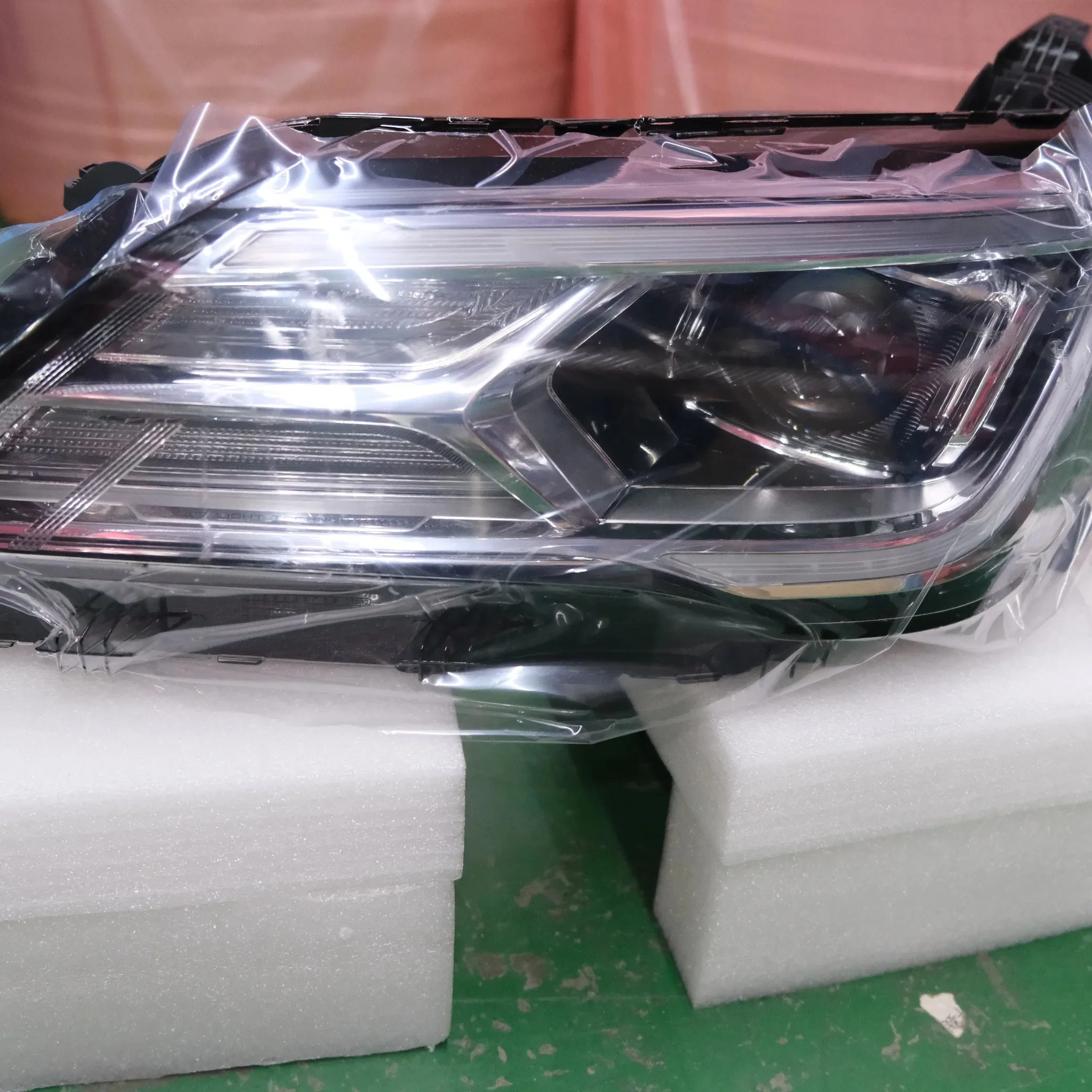 Deskripsi Produk dari pemasok kustom lampu led Aksesori otomatis lampu depan otomatis prototipe