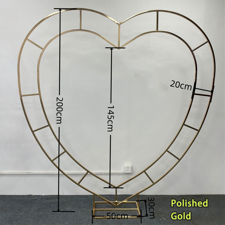 Or brillant en forme de coeur