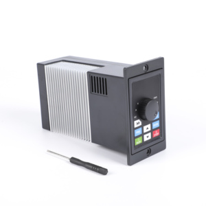 200W 750W 1.1KW Serie de EE. UU. Entrada monofásica Convertidor de frecuencia simple Controlador de motor trifásico Unidad VFD