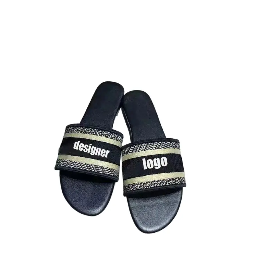 प्रसिद्ध डिजाइनर ब्रांड स्लिपर महिला सैंडल लक्जरी फ्लिप फ्लॉप स्लिपर ग्रीष्मकालीन जूते प्लस साइज फ्लैट जूते कैजुअल सैंडल महिलाएं