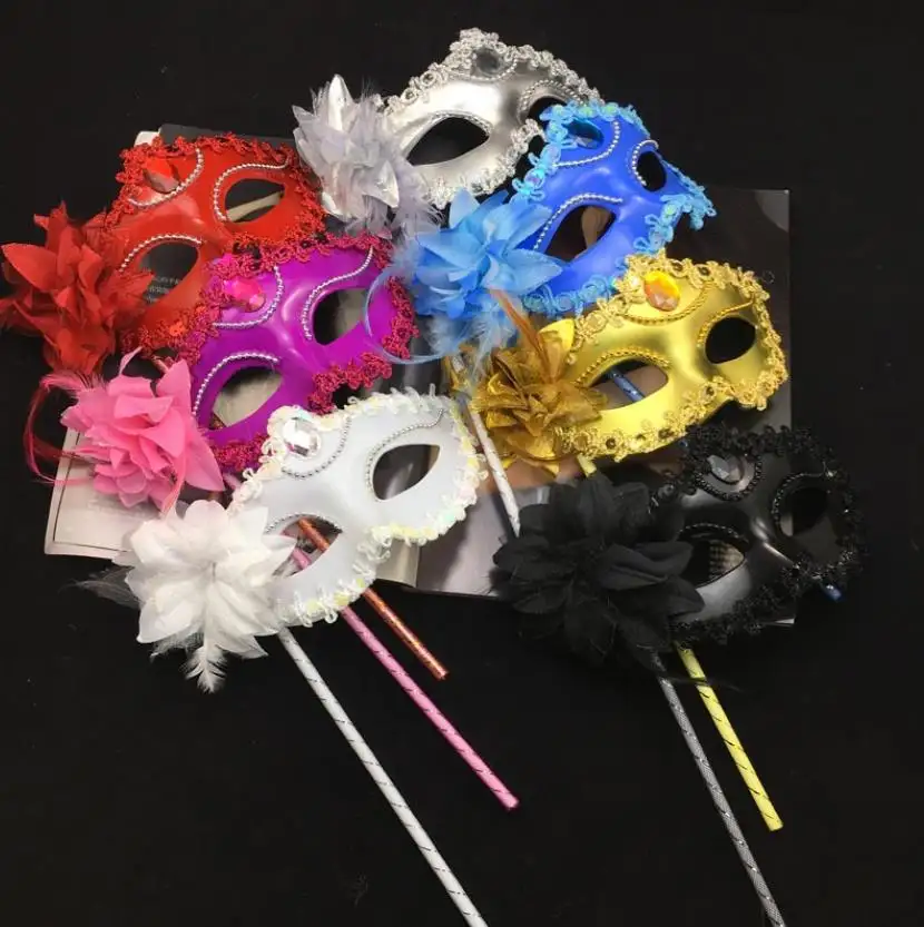 Maschera veneziana maschera con manico a sfera da ballo maschera per la festa di nozze maschera per gli occhi su maschere per bastoncini maschera per bastone tenuta in piuma di pizzo floreale