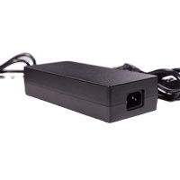 Kompaktes und langlebiges Gleichstrom adapter mit mehreren Anschluss spitzen - Product Image 4