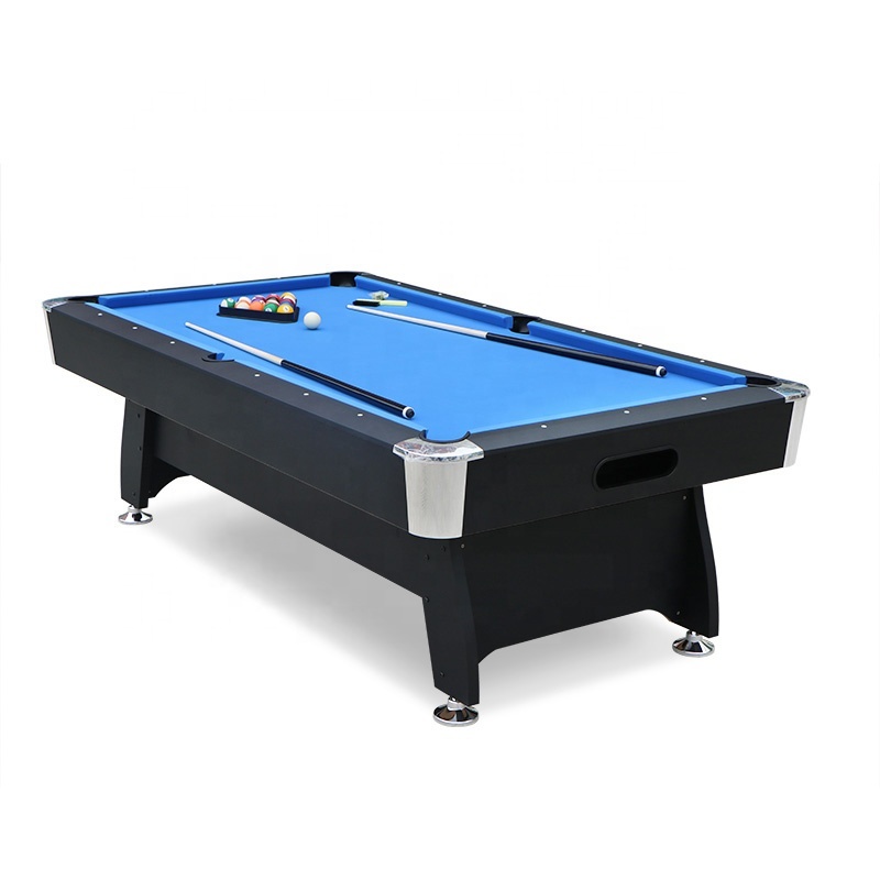 table noire tissu bleu