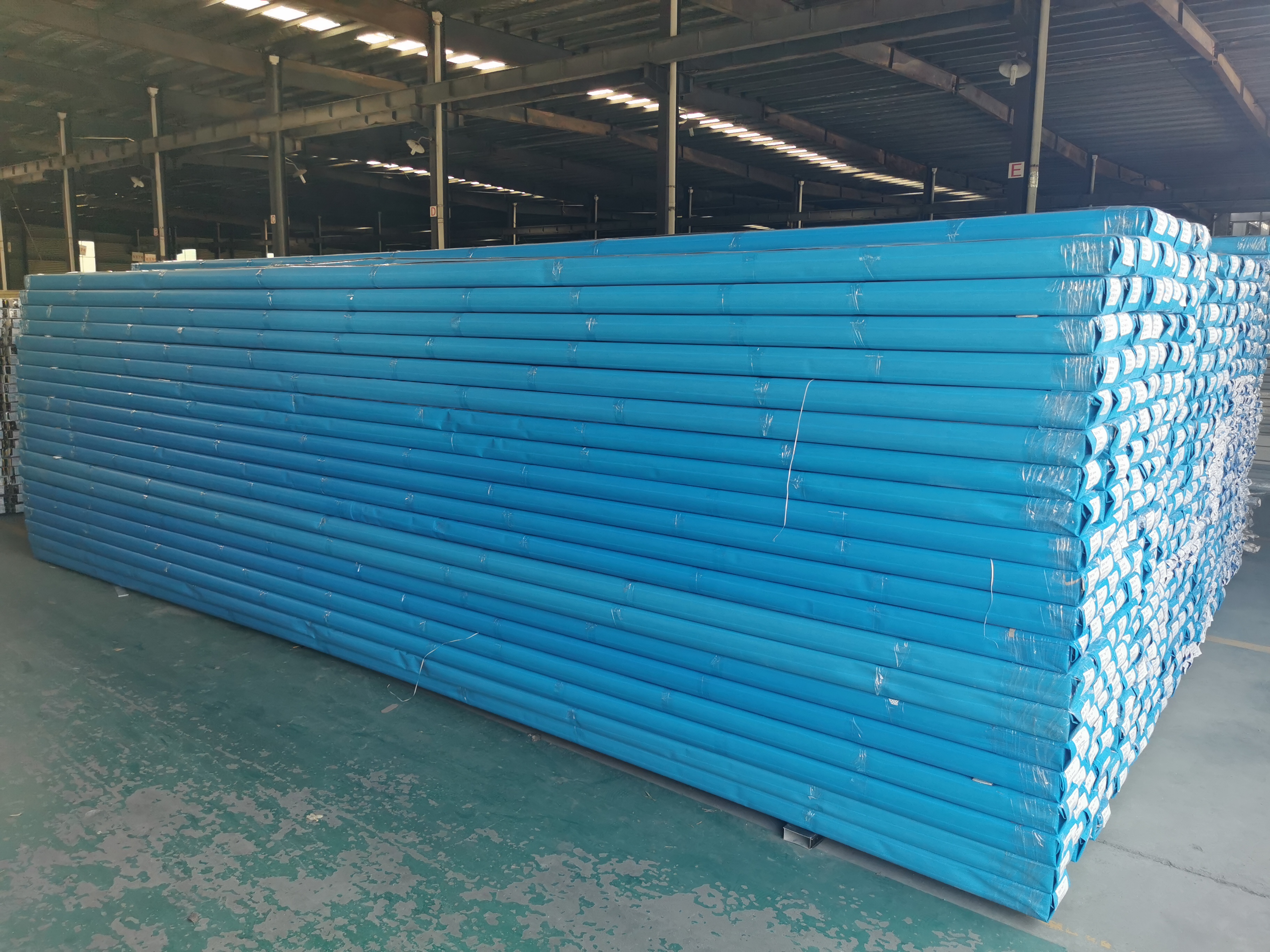 أنبوب مستطيل 40x40 زوايا مربعة من الألومنيوم 5