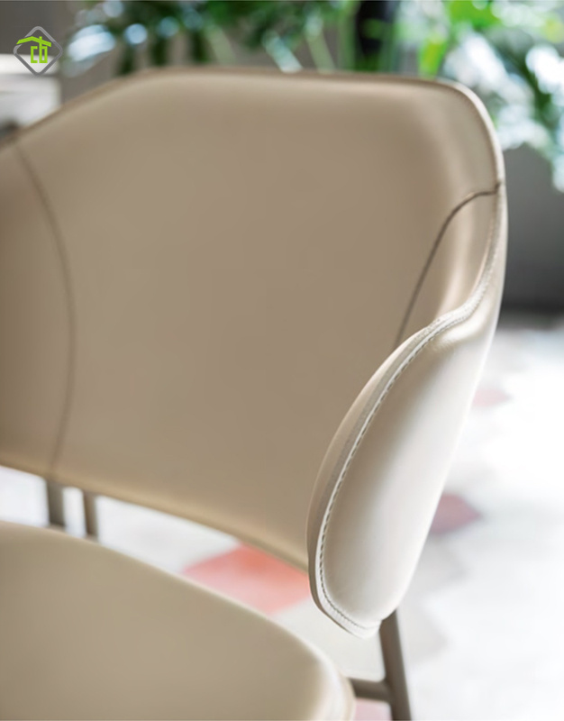 Le tissu et le style peuvent être personnalisés