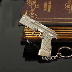 Sıcak satış Metal el sanatları çinko alaşım 3D küçük Metal Gun şekil anahtarlık AWM AK Metal tabanca anahtarlık silah modeli hediyeler