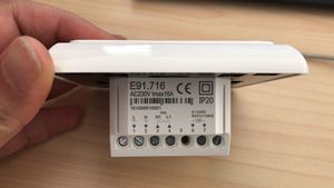 Heating Digital Thermostat E91 <strong>Temperature</strong> <strong>Controller</strong> Touch Screen Weekly <strong>Programming</strong> Underfloor Heating <strong>Controller</strong> - Product Image 4
