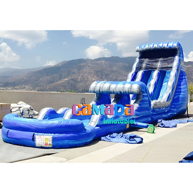 มีสีสัน