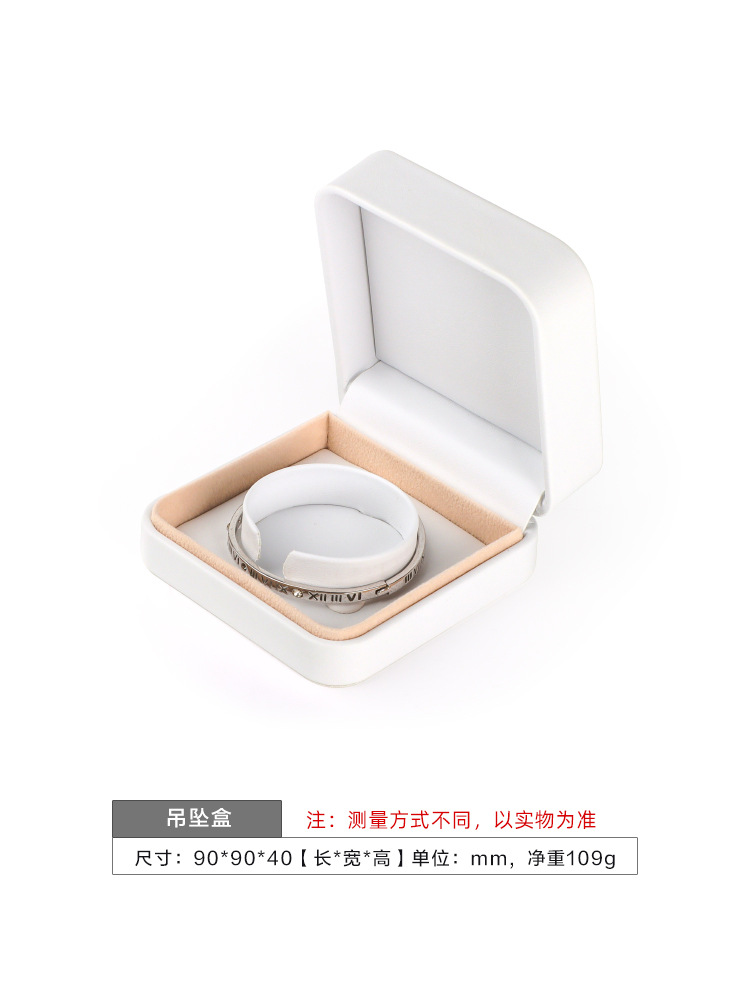 White bracelet box