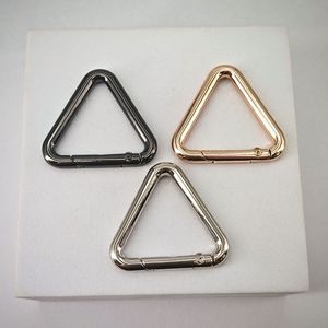 三角登山扣钥匙扣，带弹簧扣金属环袋夹挂钩 - Product Image 6