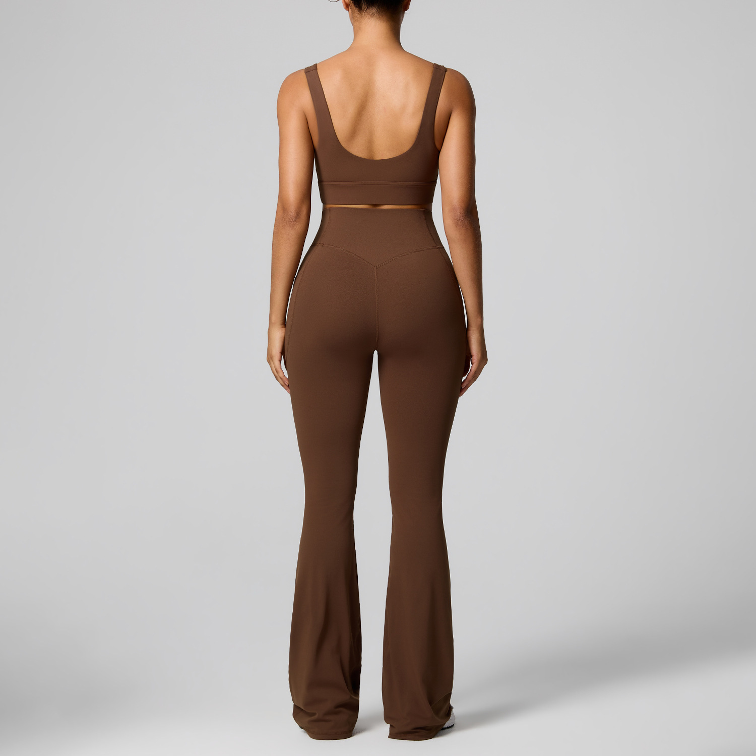 Soutien-gorge et pantalon marron