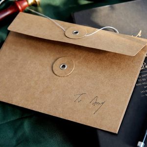 Benutzer definierter Umschlag mit Knopf Logo Verpackungs dokument danke Geschenk karten Kraft papier umschlag mit Schnur knopf verschluss - Product Image 6