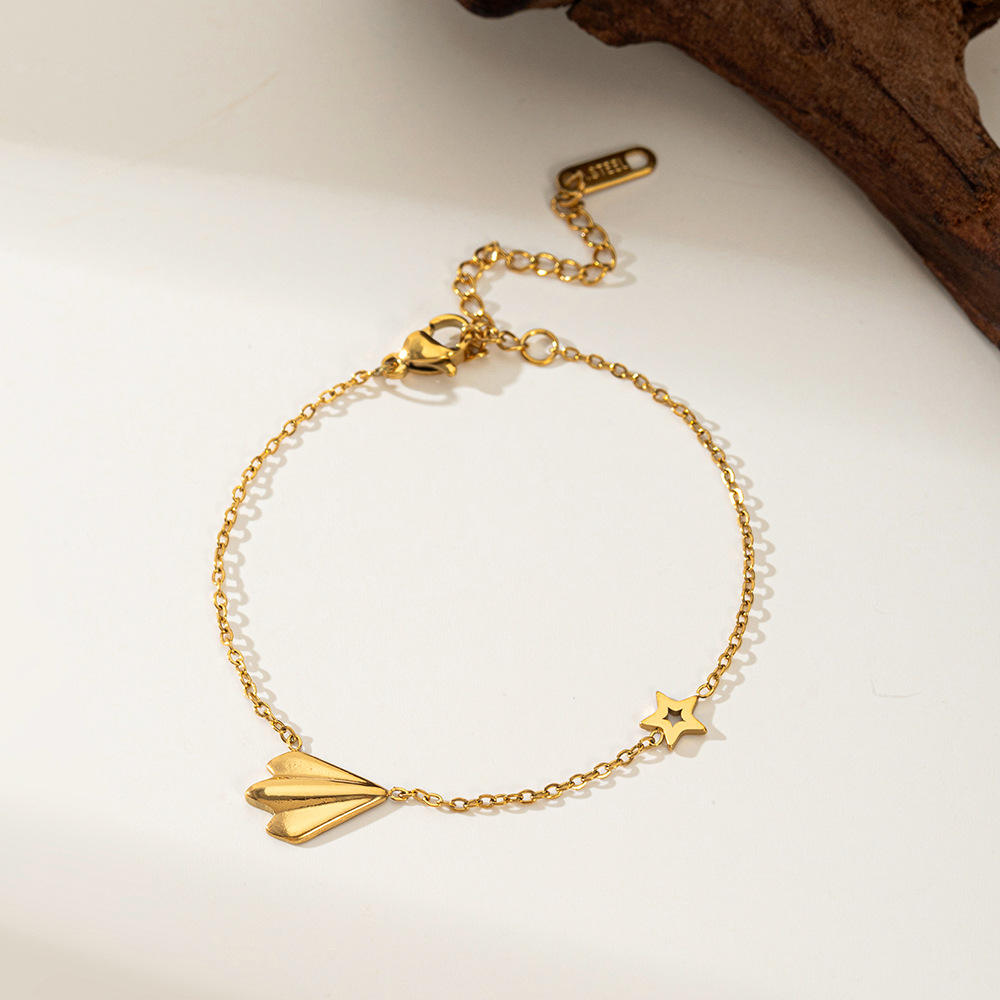 สร้อยข้อมือเครื่องบินกระดาษทอง