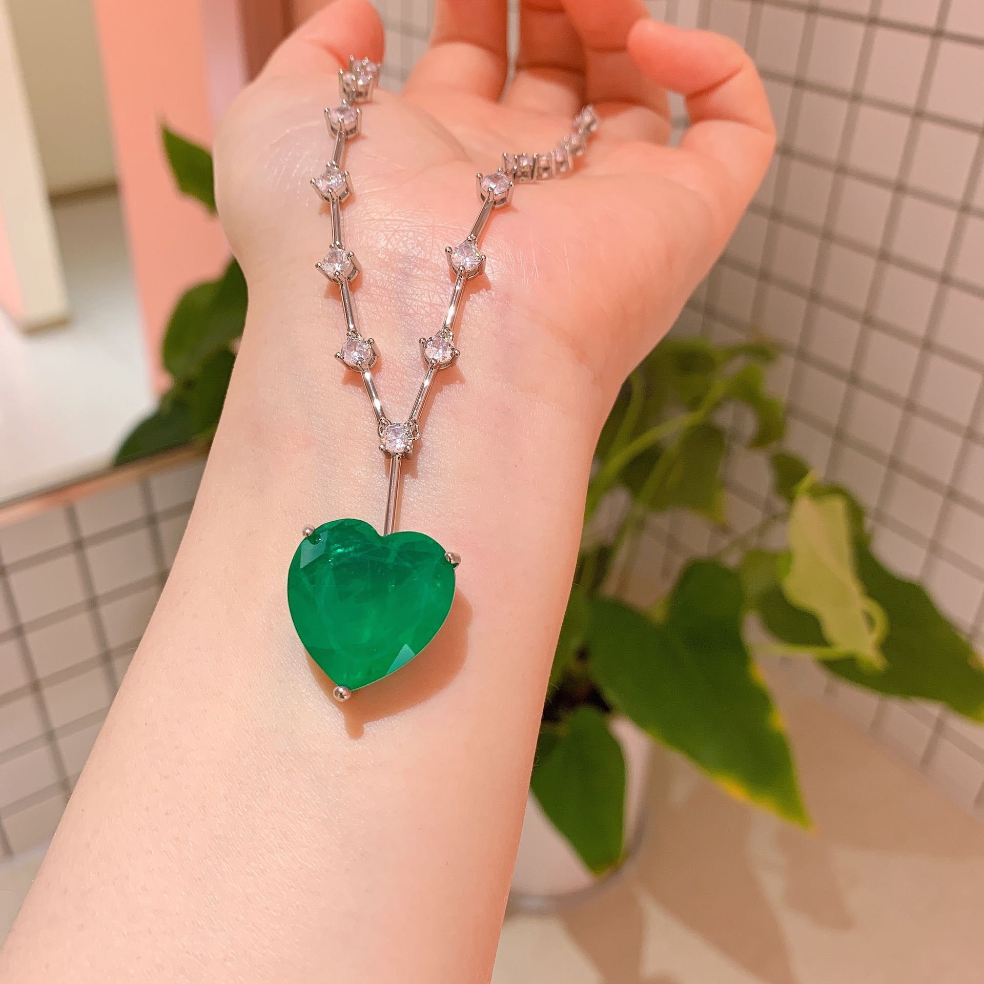 Emerald pendant
