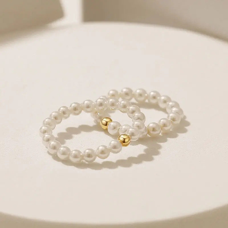 Anello di perle conchiglia placcato argento con perline d'oro squisito di dimensioni Multiple