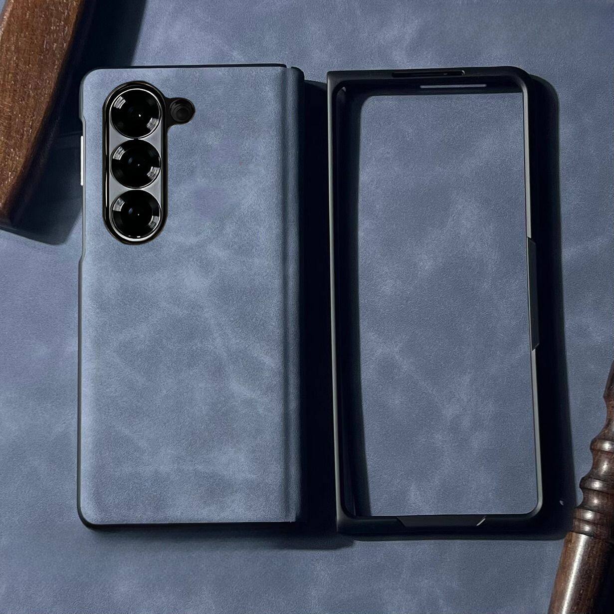 Blue-Grey Sheep Bar Leather Magnetic Hinge + Hollow Front Frame