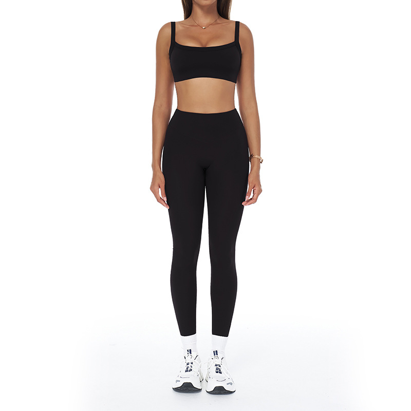 Soutien-gorge + leggings noirs