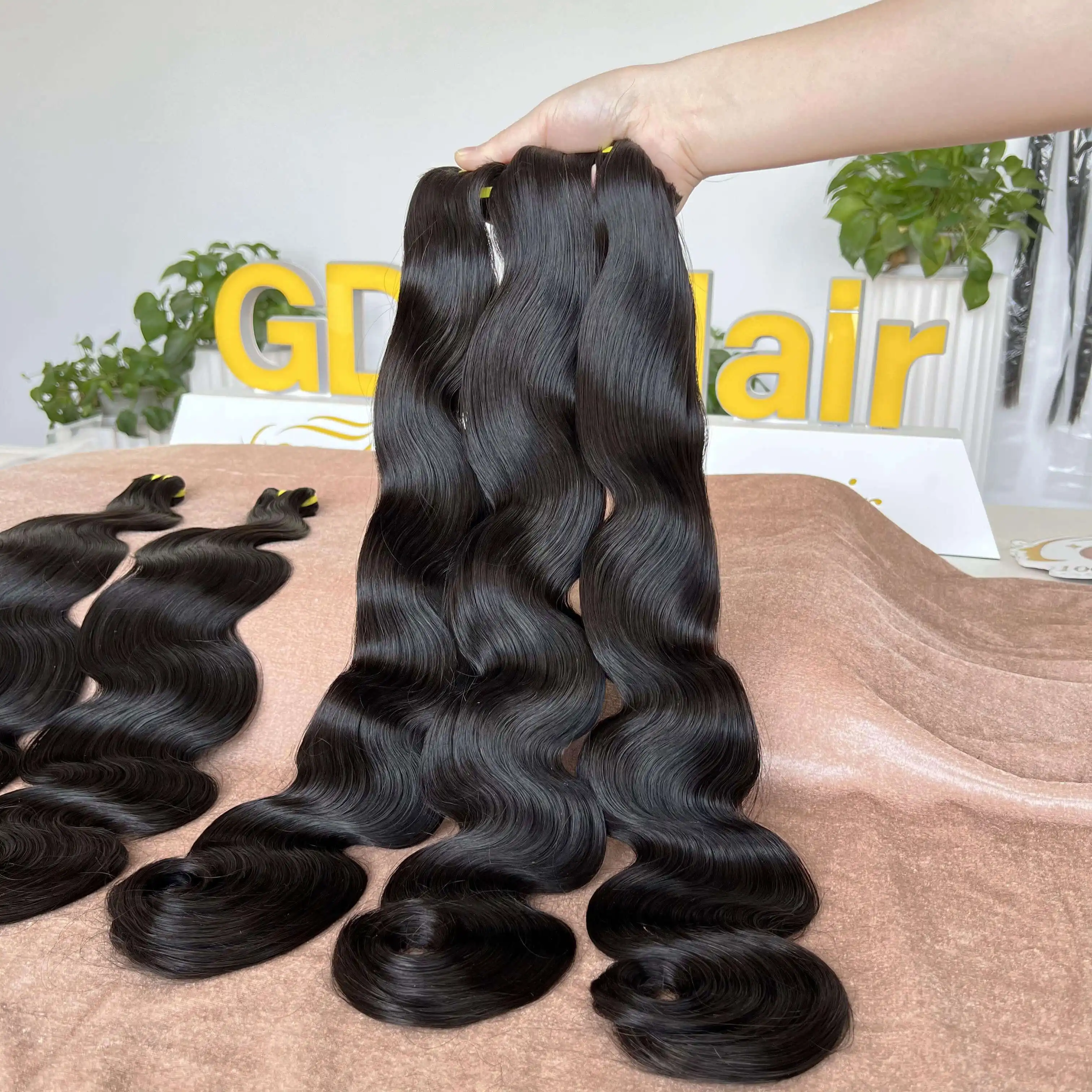 GDYhair Extensions de cheveux indiens Cheveux bruts non traités Vague de corps naturelle Faisceaux de cheveux humains vierges rebondissants