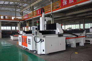 Máquina enrutadora CNC de grabado y tallado de espuma 3D de 5 ejes y 4 ejes de China con servomotor y sistema de Control Syntec de un solo husillo - Product Image 2