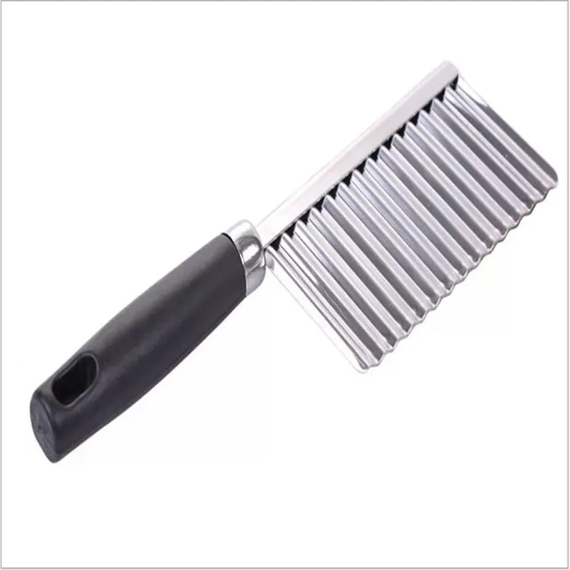 Taglierina per patate fritte accessori da cucina in acciaio inossidabile lama seghettata facile da affettare Banana frutta patata Wave Knife Chopper