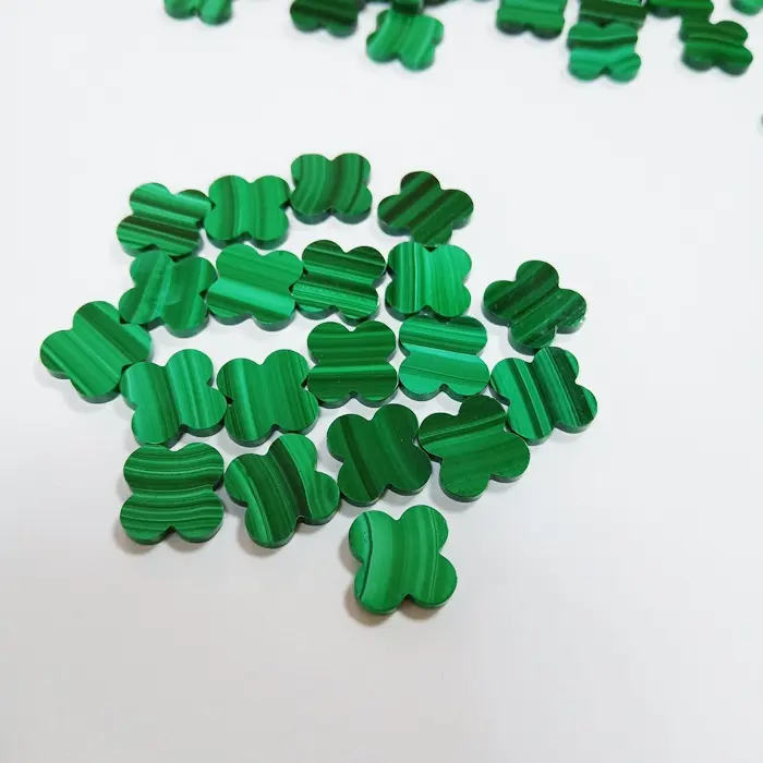 Оптовая продажа, Зеленый Малахит, клевер, Камень 13x13 мм, свободный камень, натуральный малахит, четырехлистный клевер