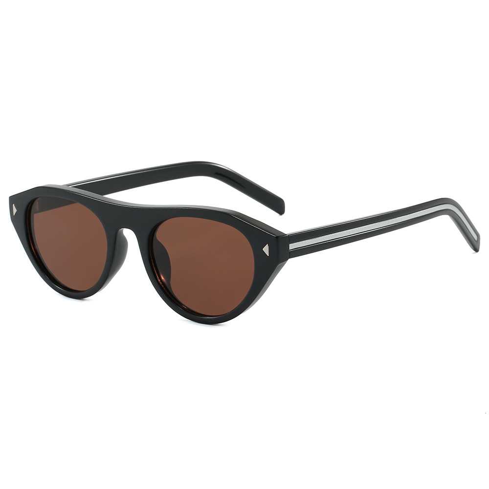 C2. Black Frame Brown Lens
