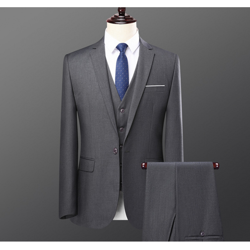 Costume gris uni et pantalon habillé