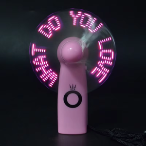 Nuevo producto Mini portátil Handy Led mensaje personalizado ventilador de batería, programable Led Display ventilador eléctrico de mano