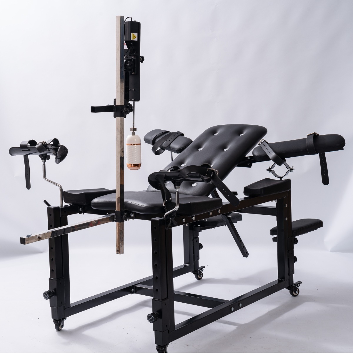 Chaise noire + tasse de mitrailleuse sexuelle avancée