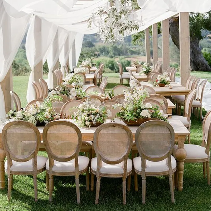 Chaise de bistrot en bois de rotin d'intérieur scandinave français restaurant empilable salle à manger de canne de mariage